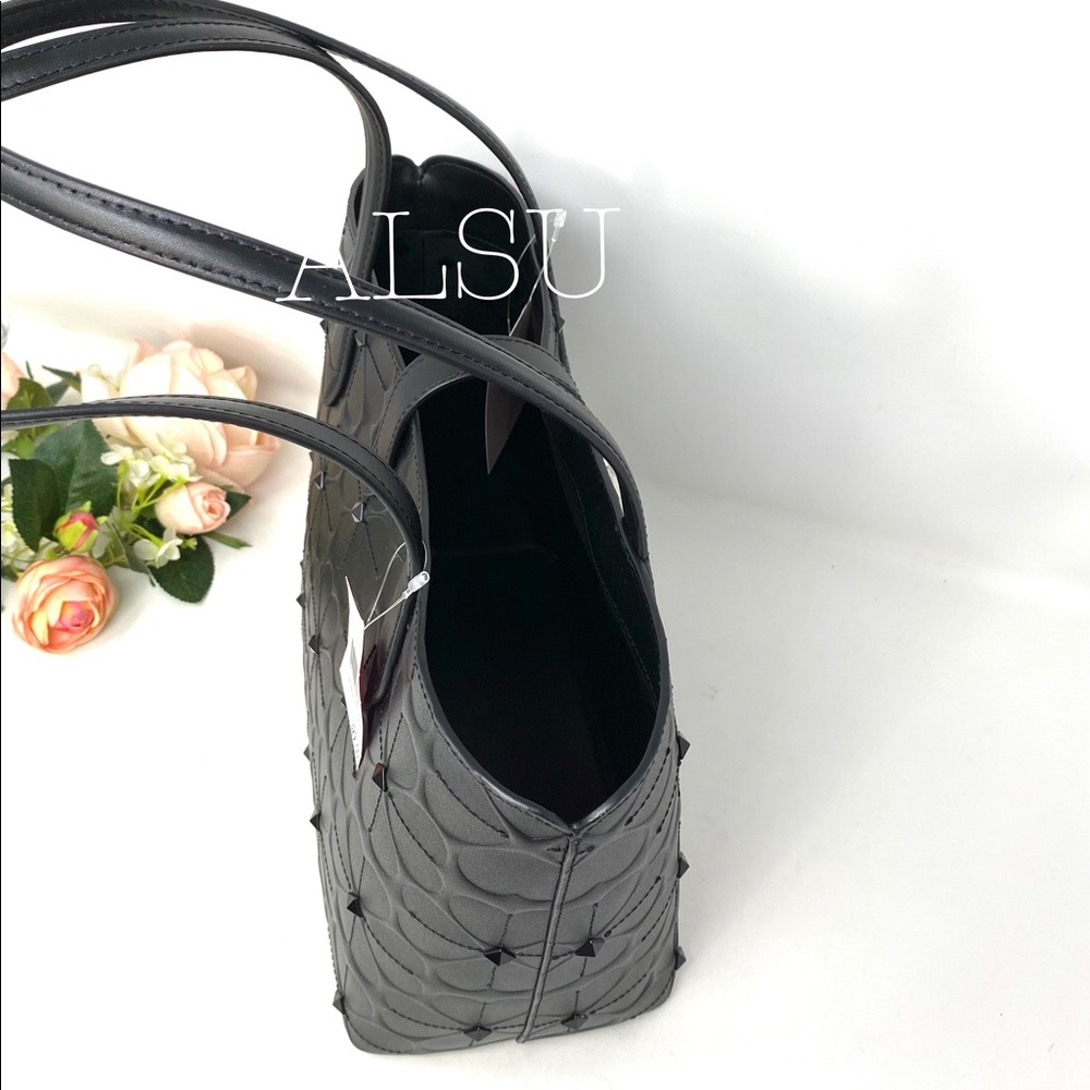Kade♠️Spade Medium Tote Kaci Spade Flowers💐 - Picture 5 of 9